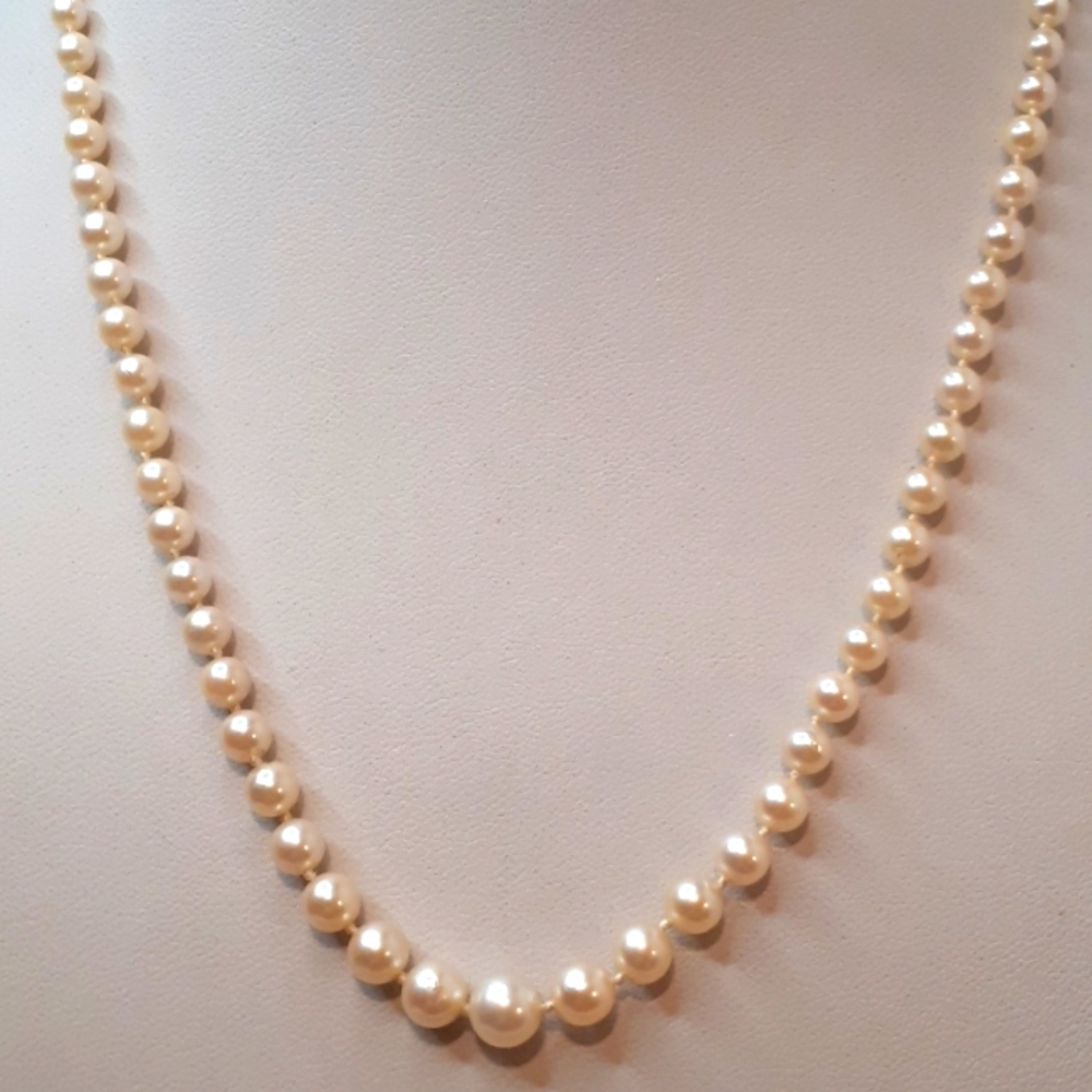 Graduated Pearl Bead Necklace With Sterling Silver Clasp 18" Long Vintage